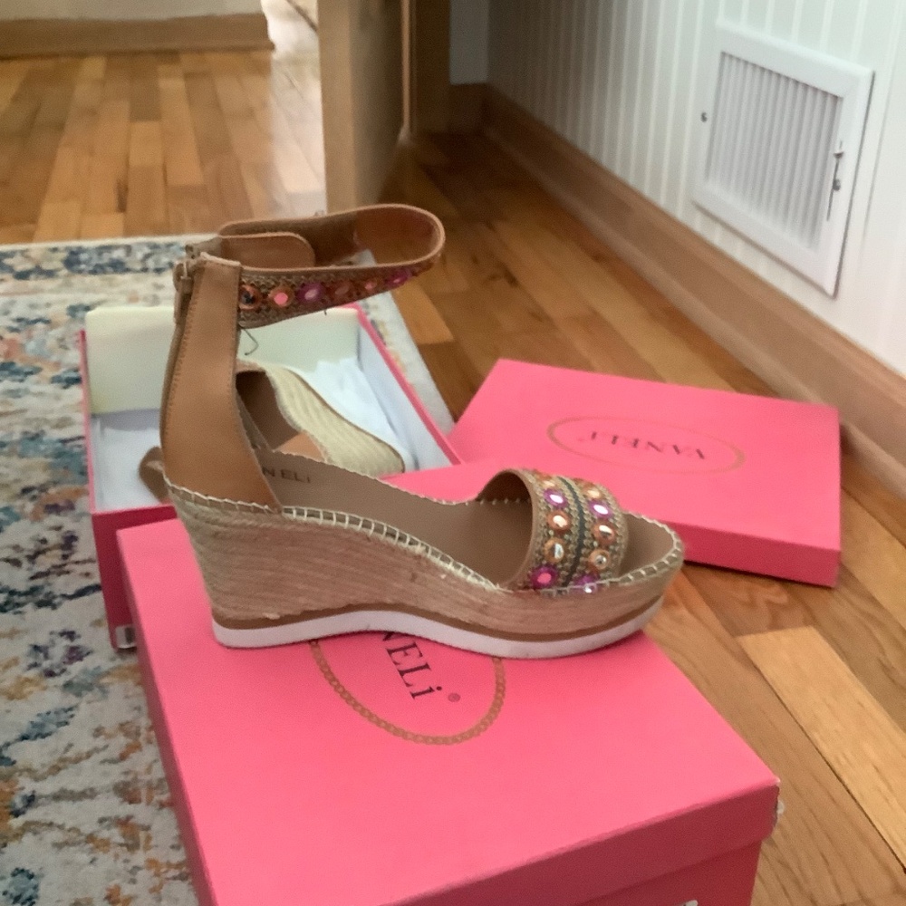 Sandals - Picture 2 of 3